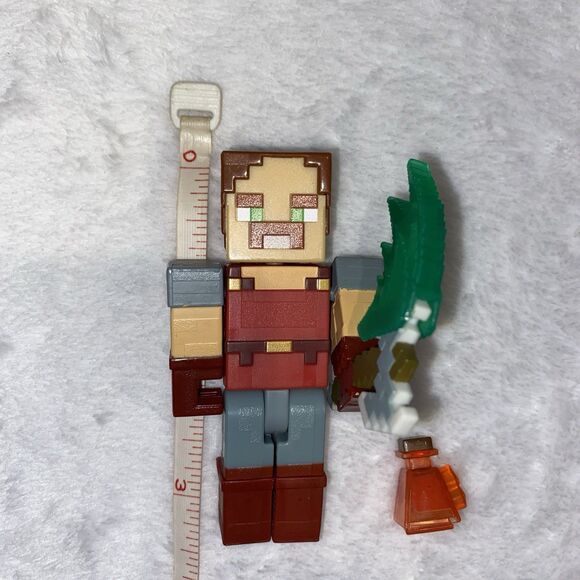 Minecraft Collectable 3.25” Hal Figure Plastic Gamer Fan With Accessories - Picture 2 of 4